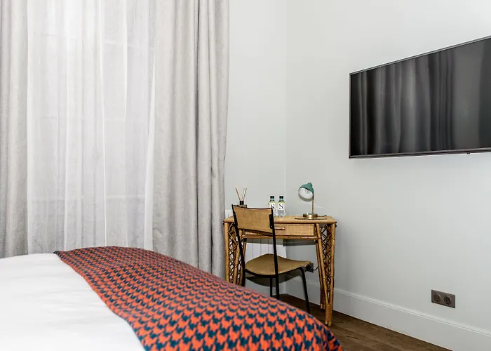 1er Etage Sopi-montmartre 3*