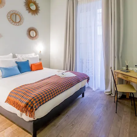 1er Etage Sopi-montmartre Paříž