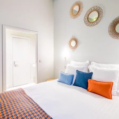 1er Etage Sopi-montmartre 3* Parijs