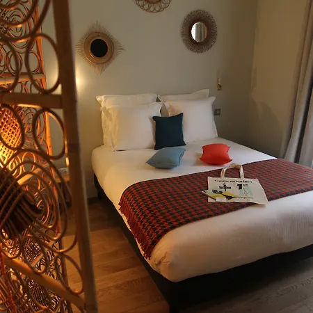 1er Etage Sopi-montmartre 3* Paříž