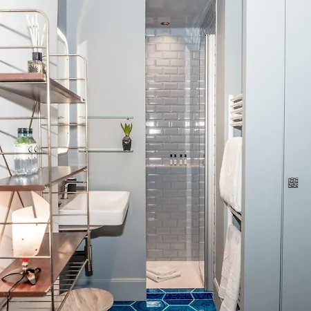 1er Etage Sopi-montmartre 3*