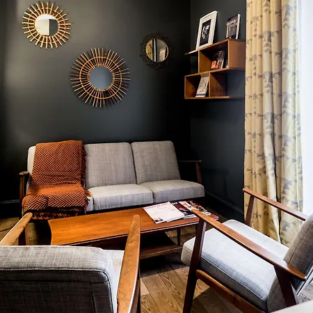 1er Etage Sopi-montmartre Paříž