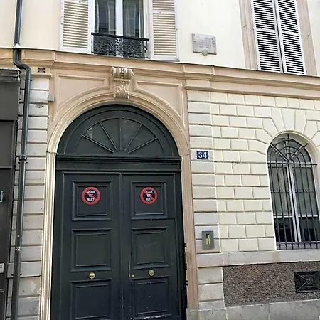 1er Etage Sopi-montmartre 3*