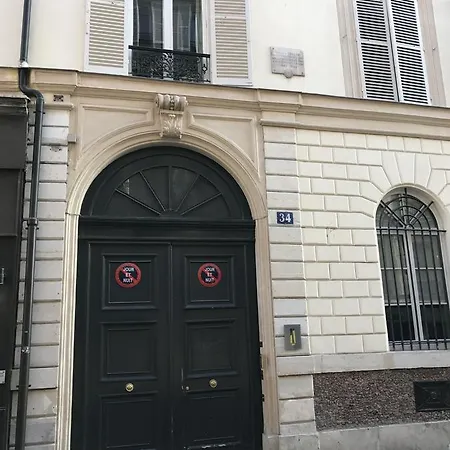 1er Etage Sopi-montmartre 3* Paris