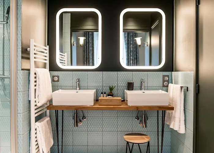 1er Etage Sopi-montmartre 3*