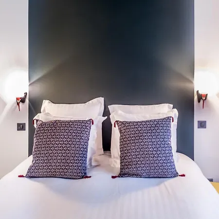 1er Etage Sopi-montmartre 3*