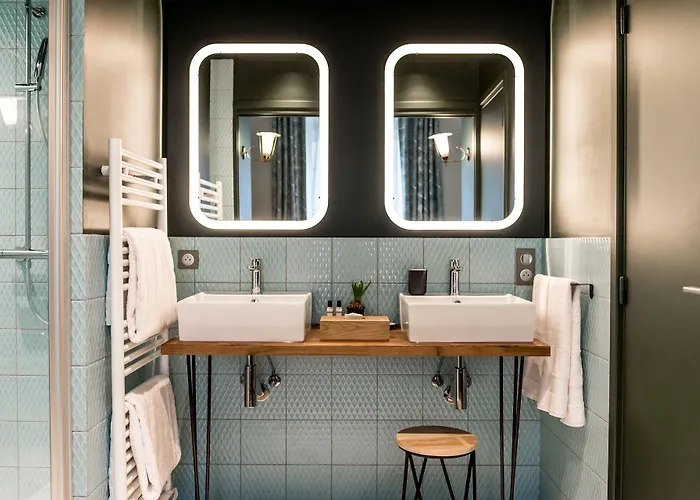 Hotel 1er Etage Sopi-montmartre 3*
